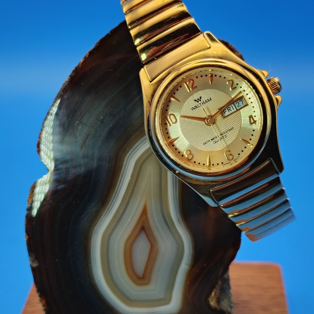 New Vintage 1997 Waltham Day/Date 25mm‎ Women's Quartz Watch W/ Box Size 5.5-8.5